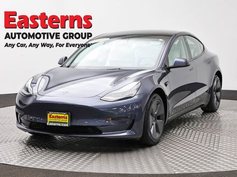 Used 2023 Tesla Model 3 Standard Range RWD image 1