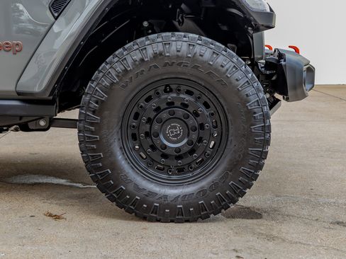 Used 2022 Jeep Gladiator Mojave w/ LED Lighting Group image 11