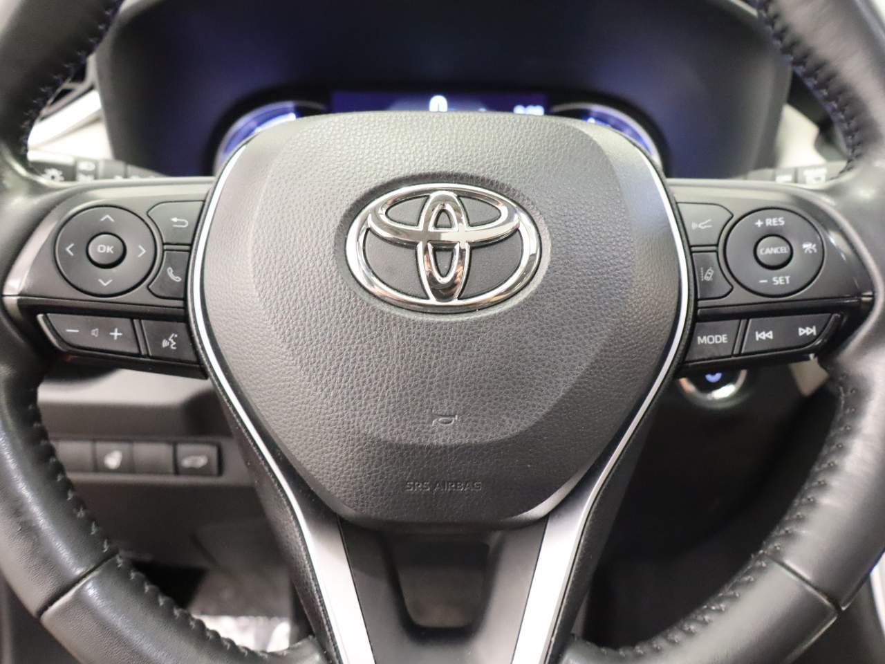 Used 2023 Toyota RAV4 XLE Premium AWD/4WD image 12