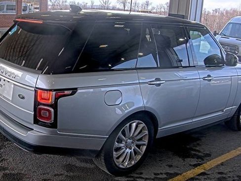 Used 2019 Land Rover Range Rover HSE image 2