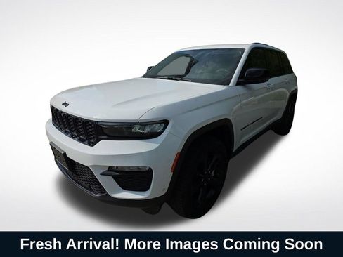 Used 2023 Jeep Grand Cherokee Limited RWD image 1