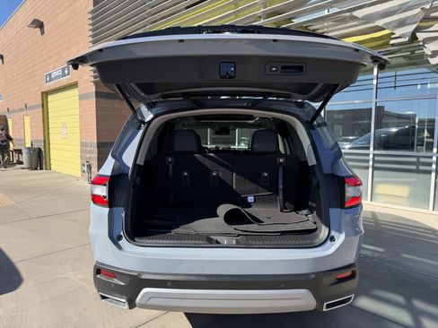 Used 2025 Honda Pilot Touring image 37