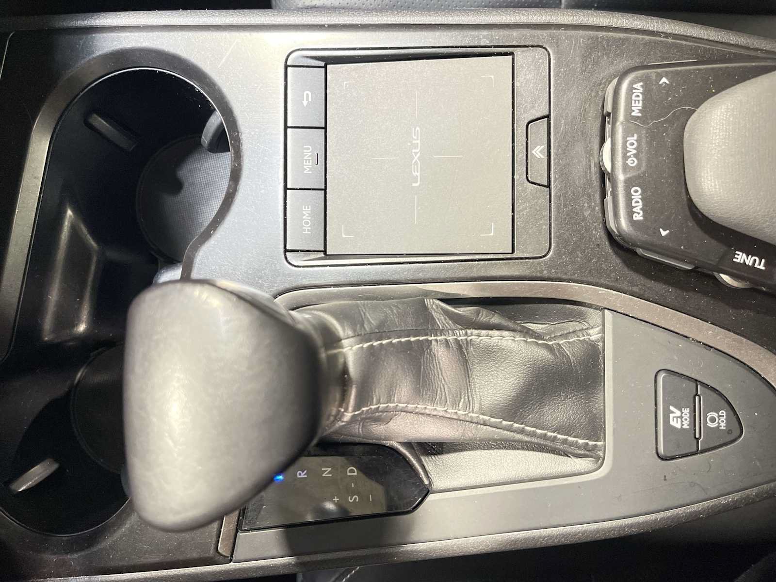 Used 2022 Lexus UX 250h w/ Premium Package AWD/4WD image 17