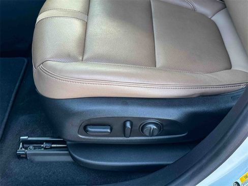 Used 2020 Chevrolet Blazer Premier w/ Driver Confidence II Package image 15