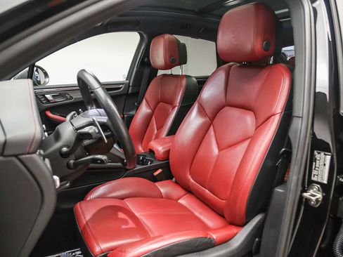 Certified 2024 Porsche Macan Turbo AWD/4WD image 9
