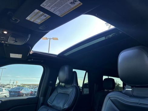 Used 2022 Lincoln Navigator L Reserve RWD image 20