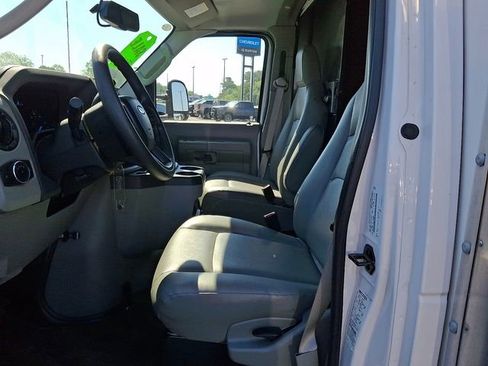 Used 2024 Ford E-450 and Econoline 450 Super Duty w/ Power Windows & Locks Group RWD image 12