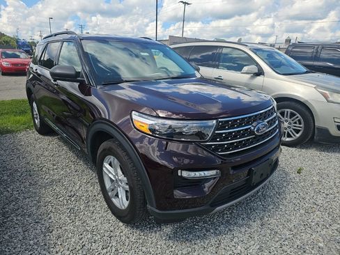 Used 2022 Ford Explorer XLT w/ Equipment Group 202A AWD/4WD image 6