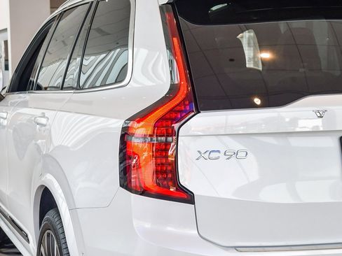 Used 2025 Volvo XC90 B5 Plus w/ Protection Package Premier image 7