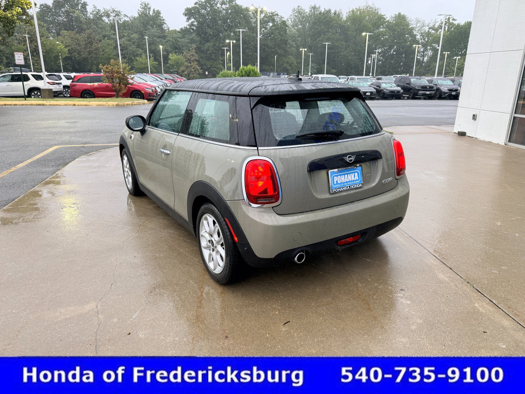 Used 2021 MINI Cooper 2-Door Hardtop FWD image 4