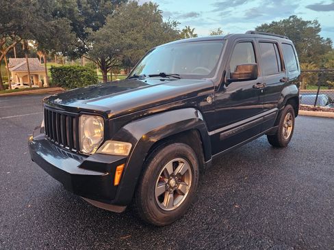 Used 2008 Jeep Liberty Sport w/ Popular Equipment Group AWD/4WD image 7