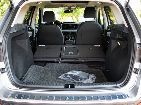 Used 2023 Volkswagen Taos SE image 17