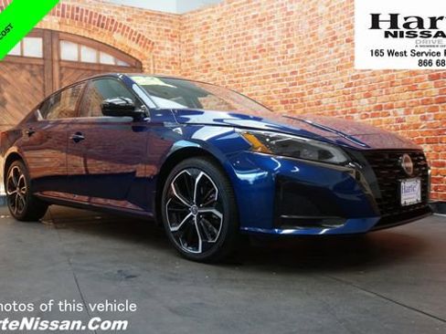 Certified 2023 Nissan Altima 2.5 SR w/ SR Premium Package image 1