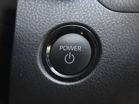 Used 2025 Toyota Camry LE w/ Convenience Package image 19