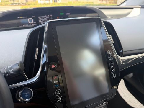 Used 2018 Toyota Prius Four image 15