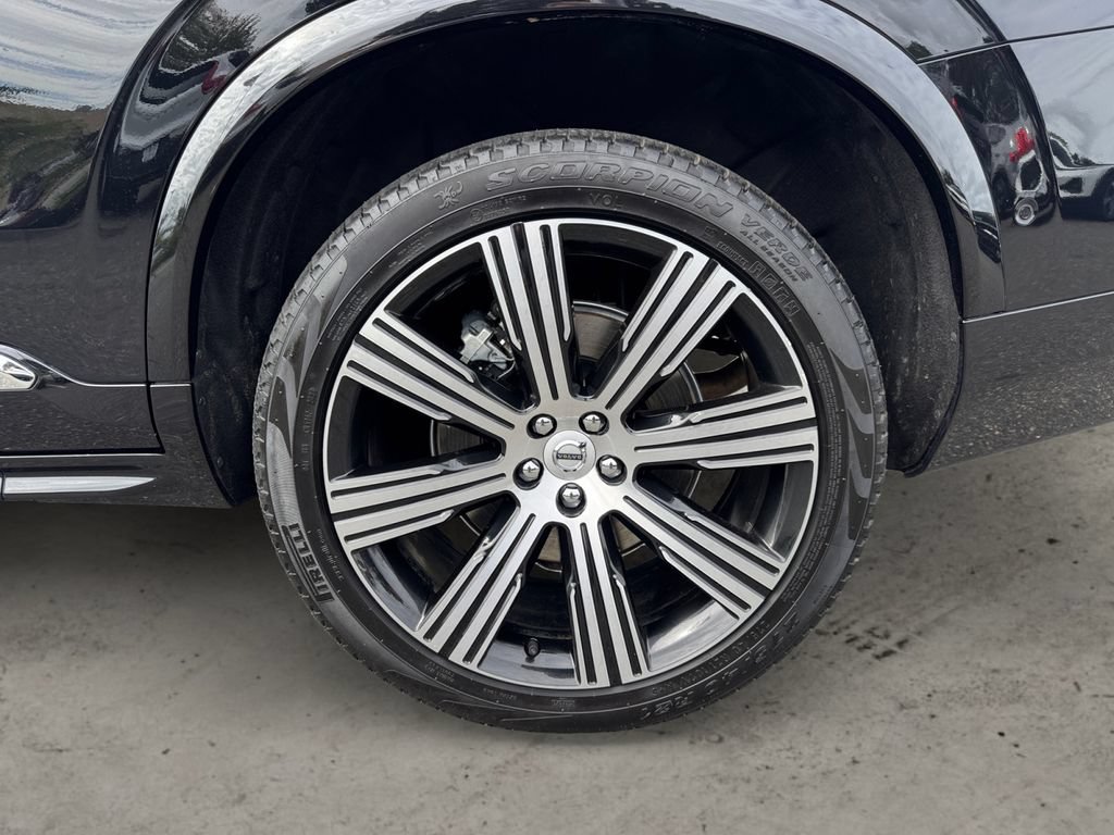 Certified 2025 Volvo XC90 T8 Plus w/ Protection Package Premier AWD/4WD image 9