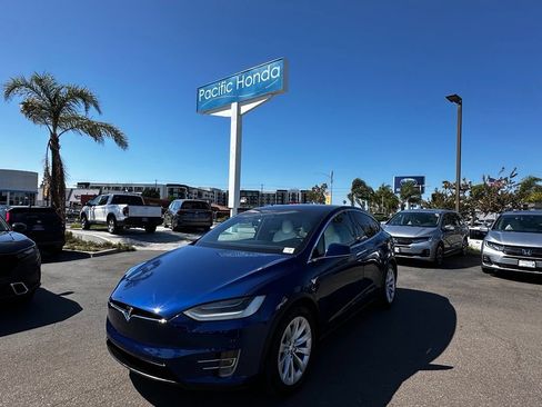 Used 2020 Tesla Model X Long Range AWD/4WD image 2