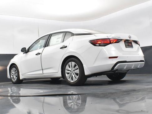 Used 2025 Nissan Sentra S image 38