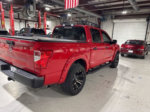 Used 2020 Nissan Titan S w/ S Utility Package image 5