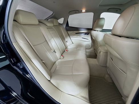 Used 2019 INFINITI Q70 Luxe w/ Proactive Package image 29