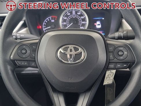 Used 2022 Toyota Corolla LE image 19