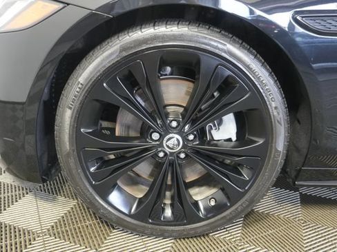 Used 2024 Jaguar XF R-Dynamic SE AWD/4WD image 9