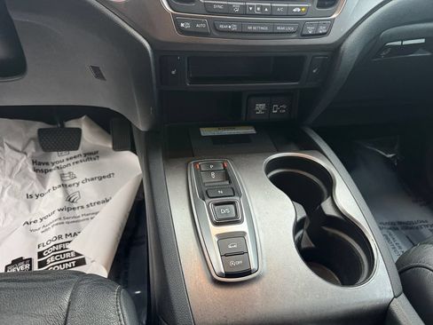 Used 2021 Honda Pilot Special Edition image 11