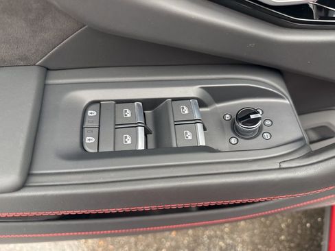 Used 2022 Lamborghini Urus image 30