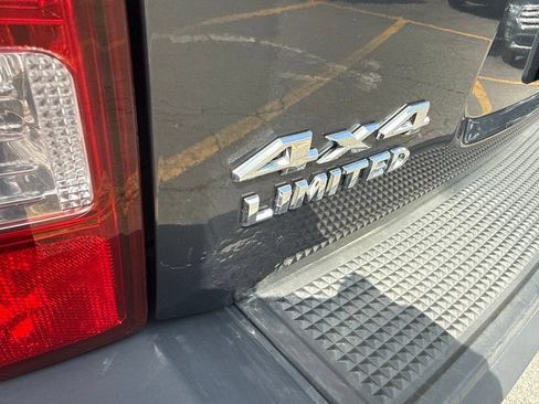 Used 2010 Jeep Liberty Limited AWD/4WD image 8