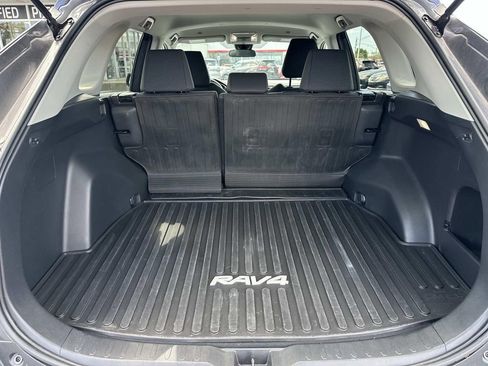 Used 2023 Toyota RAV4 LE FWD image 10