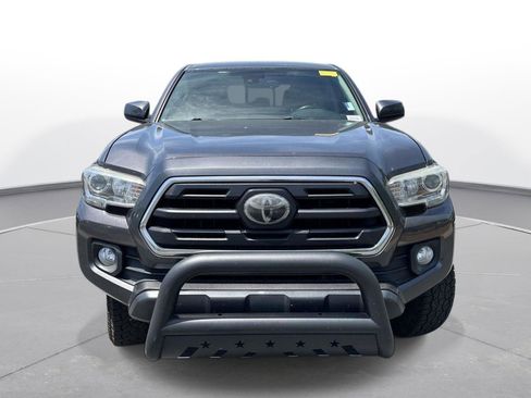 Used 2018 Toyota Tacoma SR5 RWD image 3