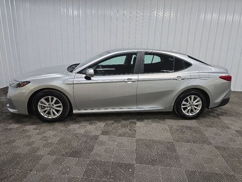 Used 2025 Toyota Camry LE FWD image 5