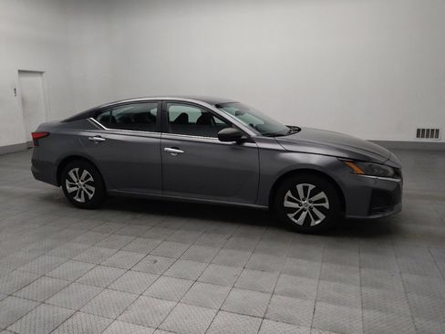 Used 2024 Nissan Altima 2.5 S image 11