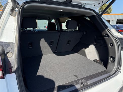 Used 2024 Chevrolet Equinox LT AWD/4WD image 19