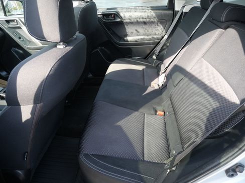 Used 2018 Subaru Forester 2.5i Premium w/ All-Weather Package image 21