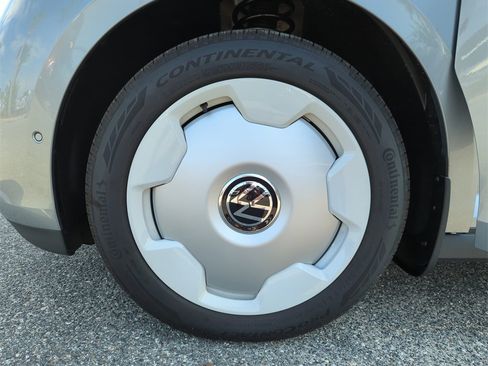 New 2025 Volkswagen ID. Buzz 1st Edition image 39