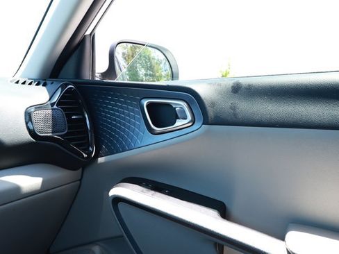 Used 2023 Kia Soul EX FWD image 28
