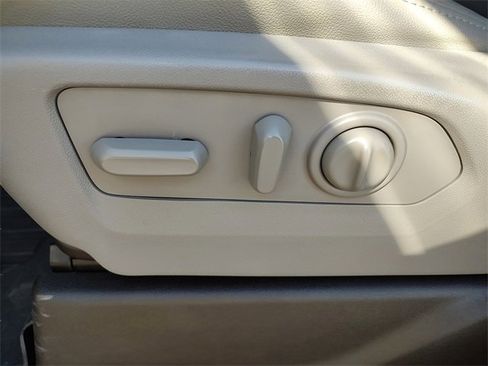 Used 2019 GMC Sierra 1500 SLT image 31