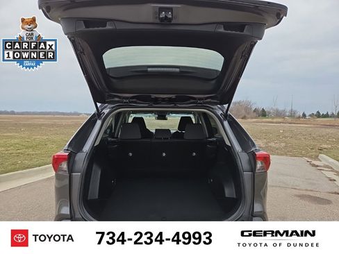 Used 2021 Toyota RAV4 XLE FWD image 22