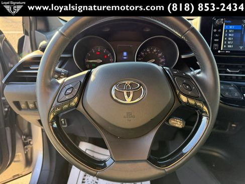 Used 2018 Toyota C-HR XLE image 19