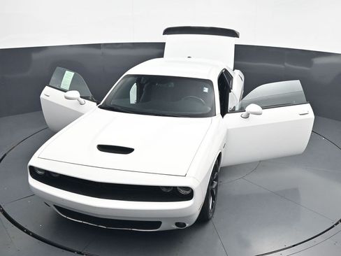 Used 2019 Dodge Challenger R/T w/ Driver Convenience Group RWD image 45