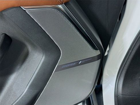 Used 2024 GMC Yukon Denali Ultimate AWD/4WD image 13