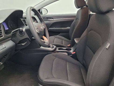 Used 2019 Hyundai Elantra SE w/ Cargo Package FWD image 17