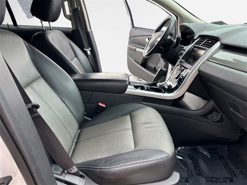 Used 2013 Ford Edge Sport w/ Driver Entry Pkg image 26