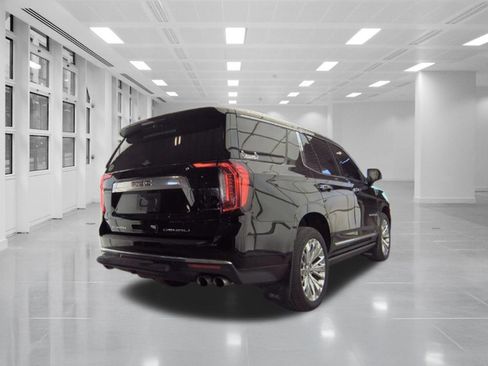 Used 2021 GMC Yukon Denali w/ Denali Premium Package image 3