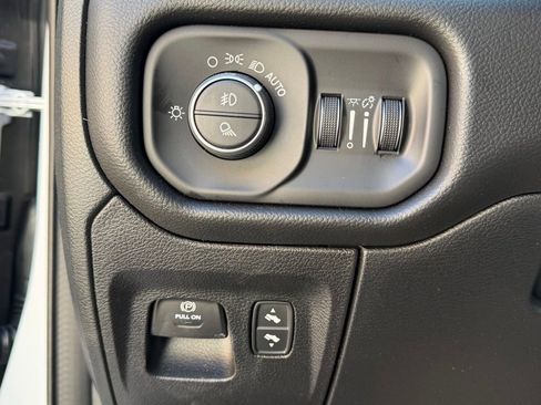 New 2026 RAM 1500 4x4 Crew Cab image 22