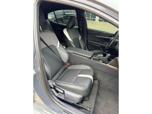 Used 2025 Toyota Camry SE FWD image 15