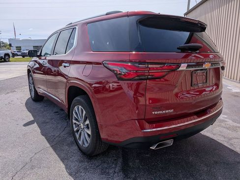 Certified 2023 Chevrolet Traverse Premier FWD image 3
