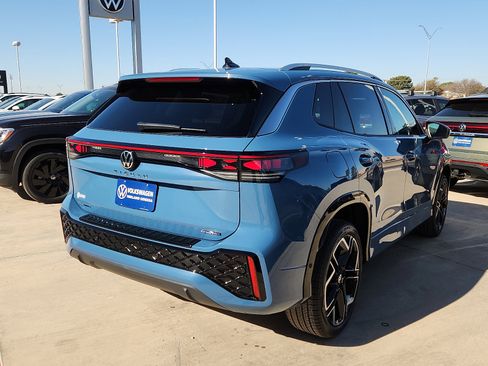 New 2026 Volkswagen Tiguan SEL R-Line image 7