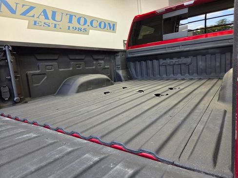 Used 2023 GMC Sierra 2500 AT4 w/ AT4 Preferred Package AWD/4WD image 11